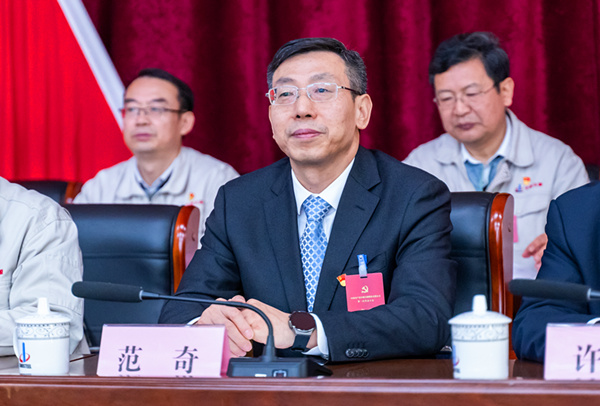 2023-12-28-600×400-中钢伟德BETVlCTOR网页版第一次党代会-范奇讲话.jpg